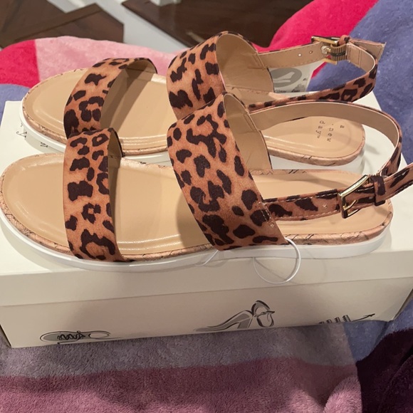 New - Picture 4 of 4